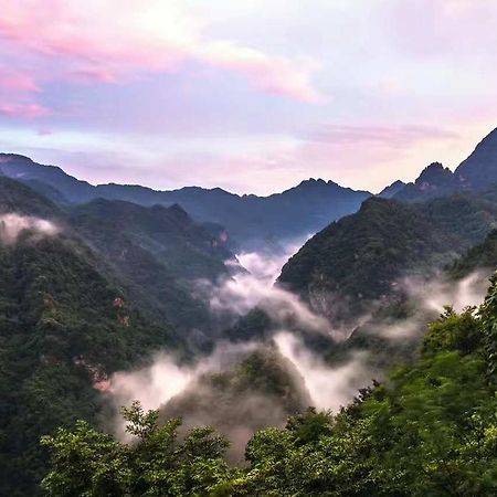 Wudangshan Tianle Hotel Shiyan  Zewnętrze zdjęcie